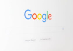 A Google speciális ikont hoz létre, ami több információt ad a webhelyekről